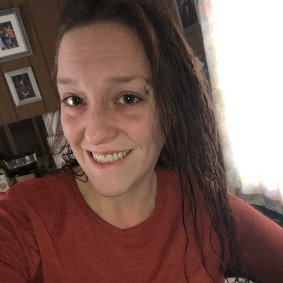 Meet your Posher, Amanda - Picture 1 of 1